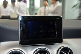2015款奔驰GLA200时尚型