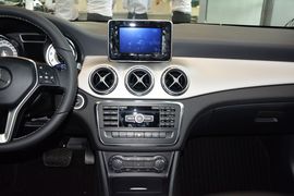 2015款奔驰GLA200时尚型