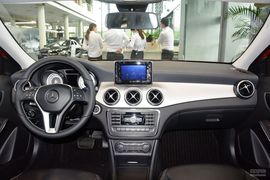 2015款奔驰GLA200时尚型