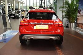 2015款奔驰GLA200时尚型