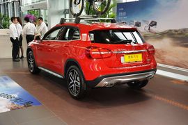 2015款奔驰GLA200时尚型