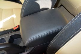 2015款海马第四代福美来1.6L手动品尚型