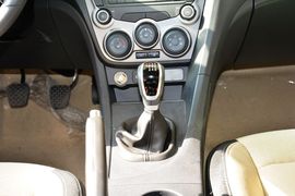 2015款海马第四代福美来1.6L手动品尚型