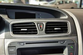 2015款海马第四代福美来1.6L手动品尚型