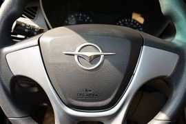 2015款海马第四代福美来1.6L手动品尚型