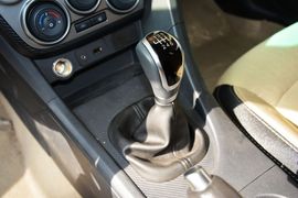 2015款海马第四代福美来1.6L手动品尚型