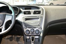 2015款海马第四代福美来1.6L手动品尚型