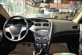 2015款海马第四代福美来1.6L手动品尚型