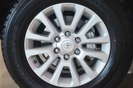 2016款丰田普拉多3.5L