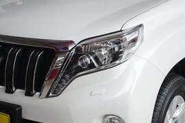 2016款丰田普拉多2.7L自动豪华版