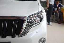 2016款丰田普拉多2.7L自动豪华版