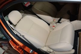 2015款奇瑞风云2两厢1.5L手动新锐版