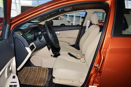 2015款奇瑞风云2两厢1.5L手动新锐版