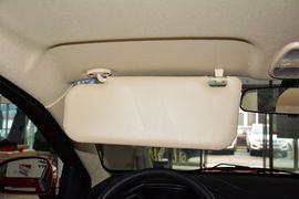 2015款奇瑞风云2两厢1.5L手动新锐版