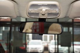 2015款奇瑞风云2两厢1.5L手动新锐版