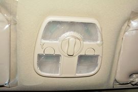 2015款奇瑞风云2两厢1.5L手动新锐版