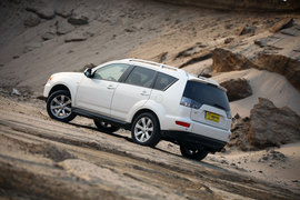 2010款三菱欧蓝德EX劲界2.4试驾