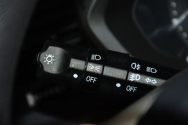 2015款奇瑞风云2两厢1.5L手动新锐版