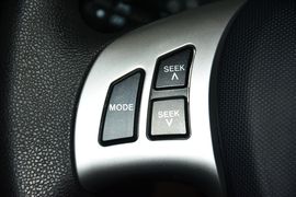 2015款奇瑞风云2两厢1.5L手动新锐版