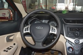 2015款奇瑞风云2两厢1.5L手动新锐版