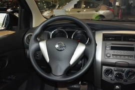 2013款日产骊威劲锐版1.6XL