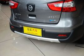 2013款日产骊威劲锐版1.6XL