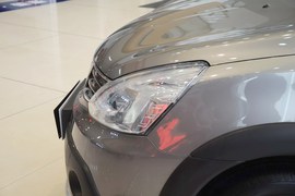 2013款日产骊威劲锐版1.6XL