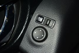 2014款日产奇骏2.5L