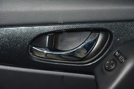 2014款日产奇骏2.5L