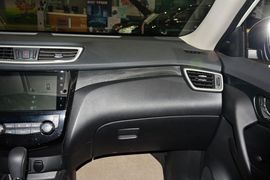 2014款日产奇骏2.5L