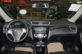 2014款日产奇骏2.5L