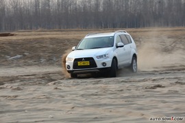 2010款三菱欧蓝德EX劲界2.4试驾