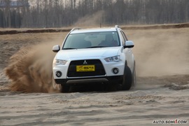 2010款三菱欧蓝德EX劲界2.4试驾