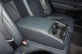 2016款丰田皇冠2.0T时尚版