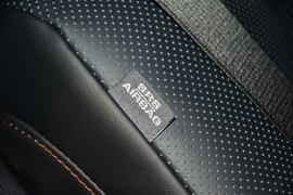 2016款丰田皇冠2.0T时尚版