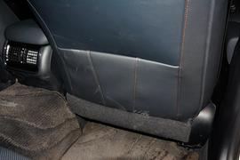 2016款丰田皇冠2.0T时尚版