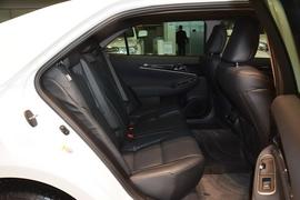 2016款丰田皇冠2.0T时尚版