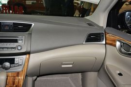 2014款日产轩逸1.6XV