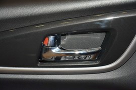 2015款本田凌派1.8L自动豪华版