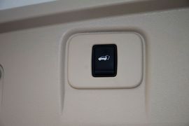 2015款日产楼兰混动2.5