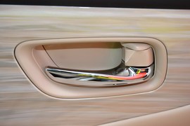 2015款日产楼兰混动2.5