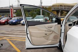 2015款日产楼兰混动2.5