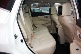 2015款日产楼兰混动2.5