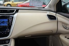 2015款日产楼兰混动2.5