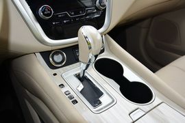 2015款日产楼兰混动2.5