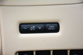 2015款日产楼兰混动2.5