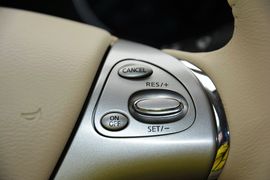 2015款日产楼兰混动2.5