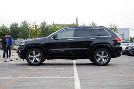 2016款Jeep大切诺基3.6L豪华导航版