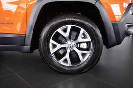 2014款Jeep自由光2.4L高性能版