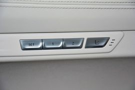2016款宝马750Li